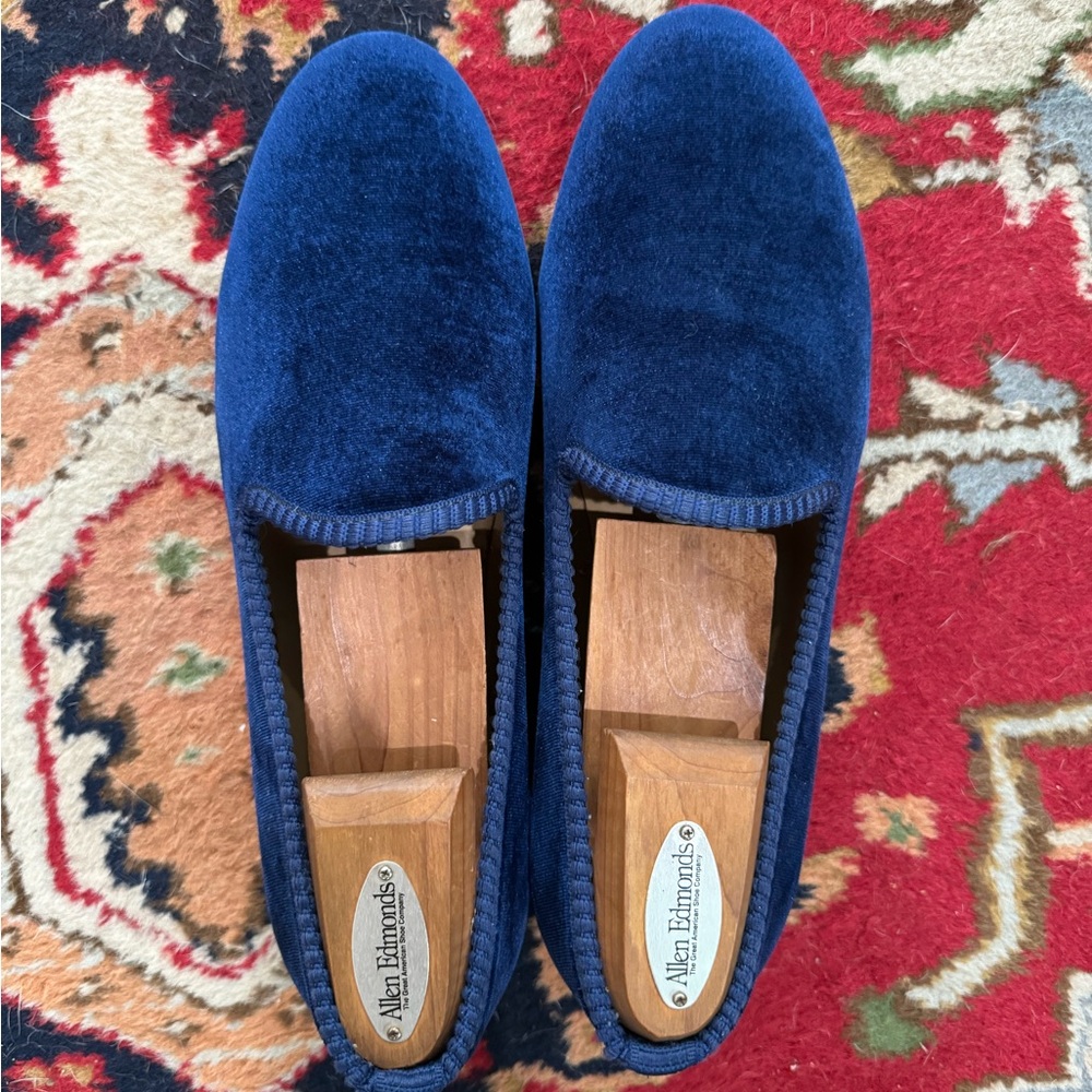Del Toro Blue Velvet Loafers, Sz 8, Great Condition